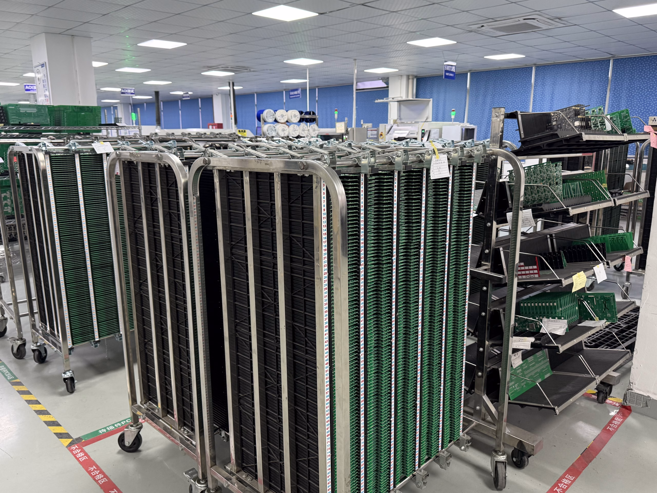 Fábrica - PCBAndAssembly
